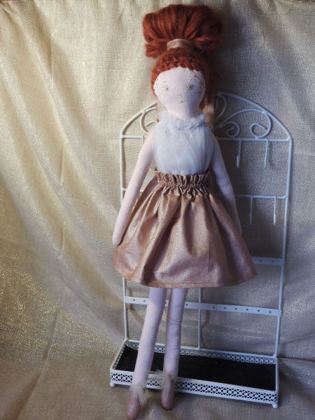 Les poupées collection « spéciales fêtes » – la rousse – 100% création.